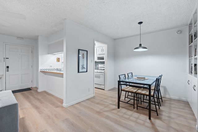 1240 Barton Hills DR 114, Austin, TX 78704