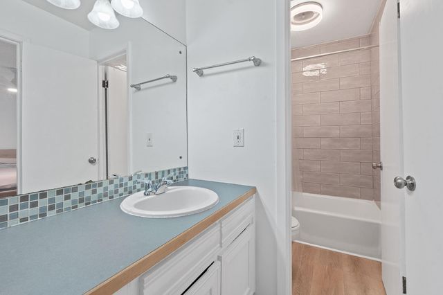 1240 Barton Hills DR 114, Austin, TX 78704