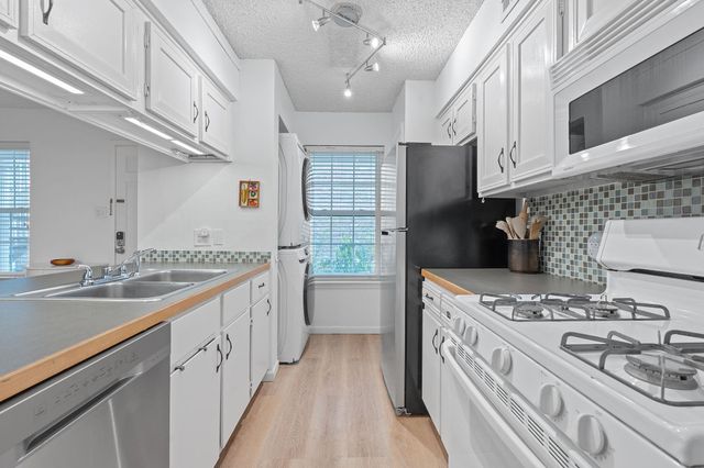 1240 Barton Hills DR 114, Austin, TX 78704
