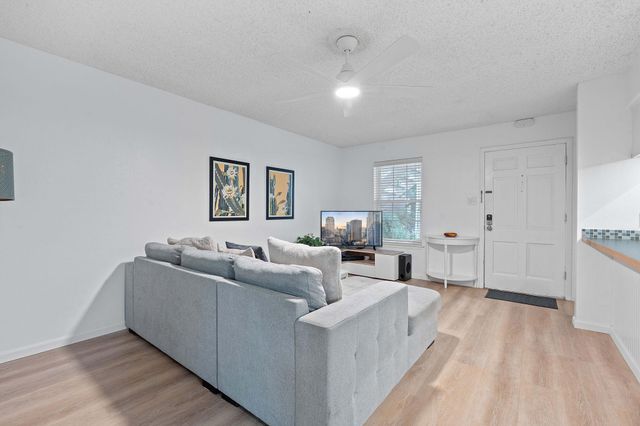 1240 Barton Hills DR 114, Austin, TX 78704
