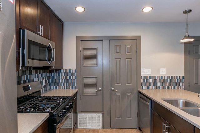 1506 Rockdale CIR B, Austin, TX 78704