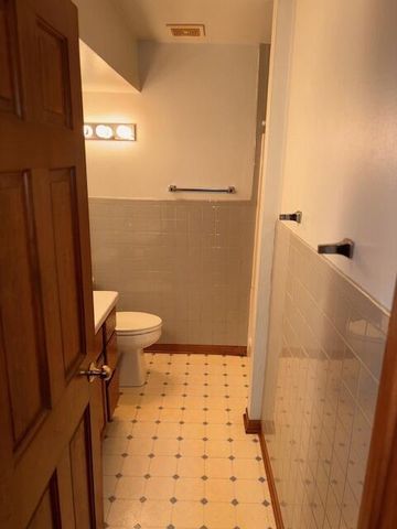 9371 S Chicago ROAD, Oak Creek, WI 53154