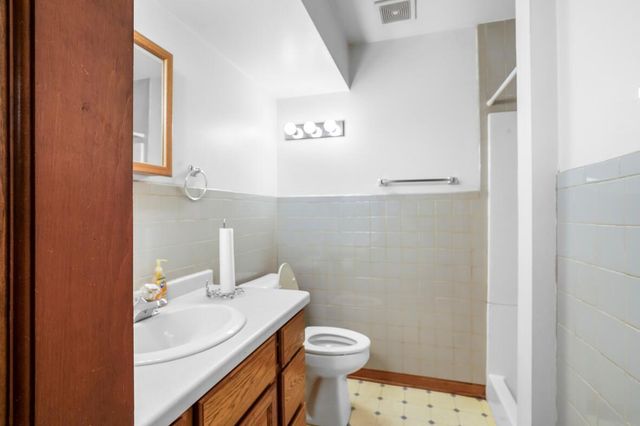 9371 S Chicago ROAD, Oak Creek, WI 53154