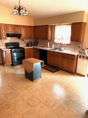 9371 S Chicago ROAD, Oak Creek, WI 53154