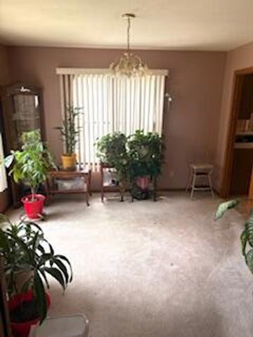 9371 S Chicago ROAD, Oak Creek, WI 53154