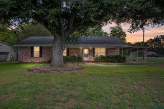 100 First St, Kilgore, TX 75662