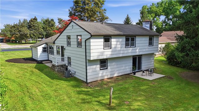 1747 Scribner Road, Penfield, NY 14526