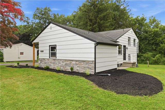 1747 Scribner Road, Penfield, NY 14526