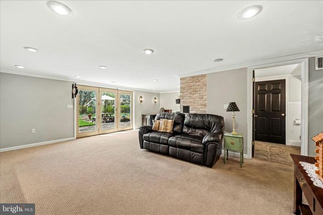 224 N CHESTNUT ST, Elizabethtown, PA 17022