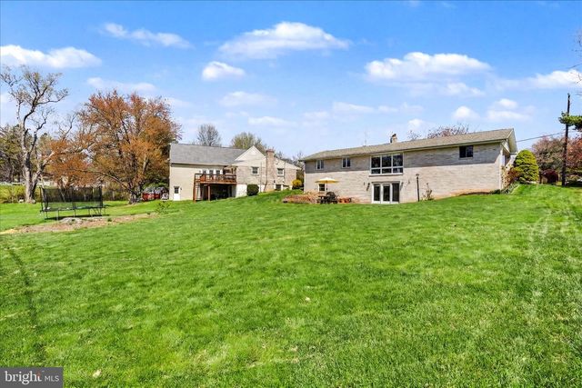 224 N CHESTNUT ST, Elizabethtown, PA 17022