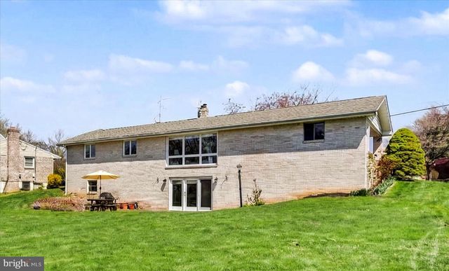 224 N CHESTNUT ST, Elizabethtown, PA 17022