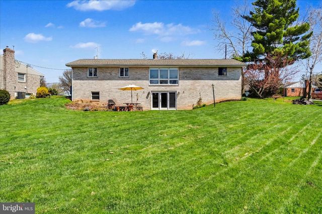 224 N CHESTNUT ST, Elizabethtown, PA 17022