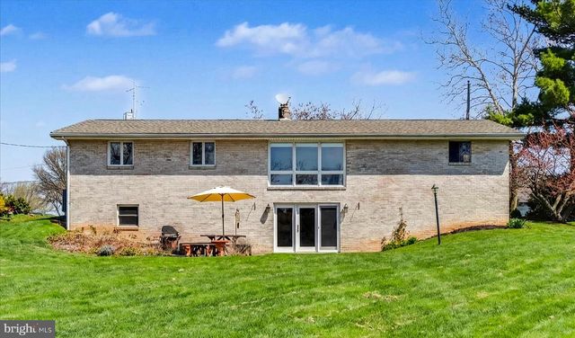224 N CHESTNUT ST, Elizabethtown, PA 17022
