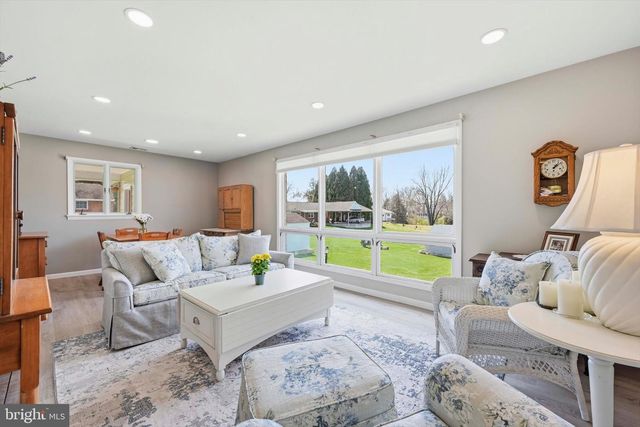 224 N CHESTNUT ST, Elizabethtown, PA 17022