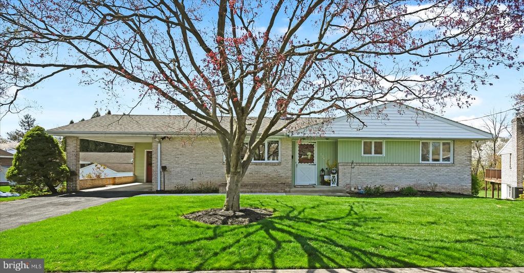 224 N CHESTNUT ST, Elizabethtown, PA 17022