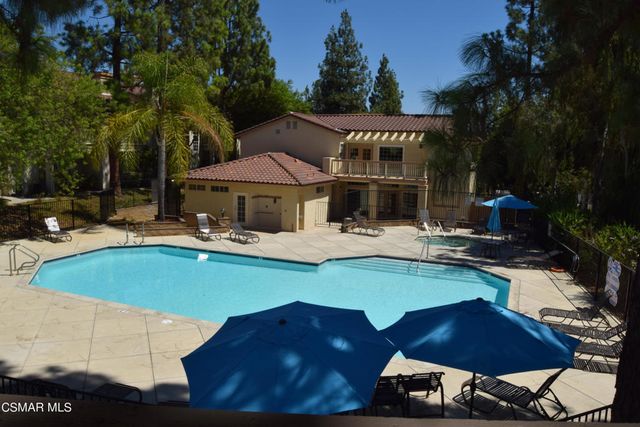 668 Oak Run Trail 106c, Oak Park, CA 91377