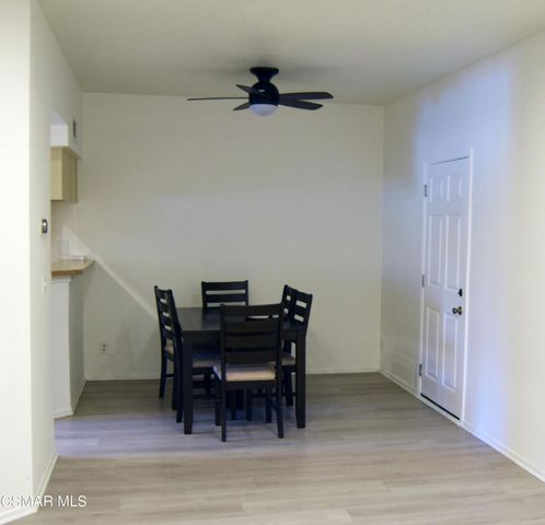 668 Oak Run Trail 106c, Oak Park, CA 91377