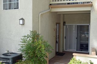 668 Oak Run Trail 106c, Oak Park, CA 91377