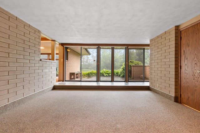 5531 LONG COURT, Appleton, WI 54914