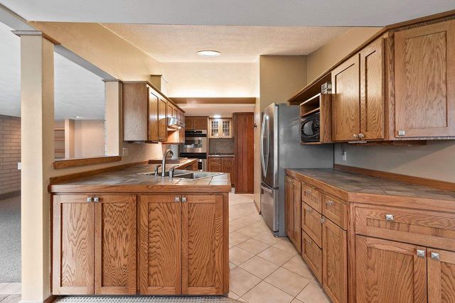 5531 LONG COURT, Appleton, WI 54914