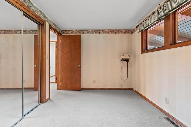 5531 LONG COURT, Appleton, WI 54914