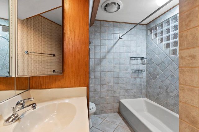 5531 LONG COURT, Appleton, WI 54914