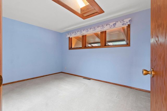 5531 LONG COURT, Appleton, WI 54914