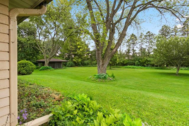 5531 LONG COURT, Appleton, WI 54914