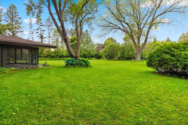 5531 LONG COURT, Appleton, WI 54914