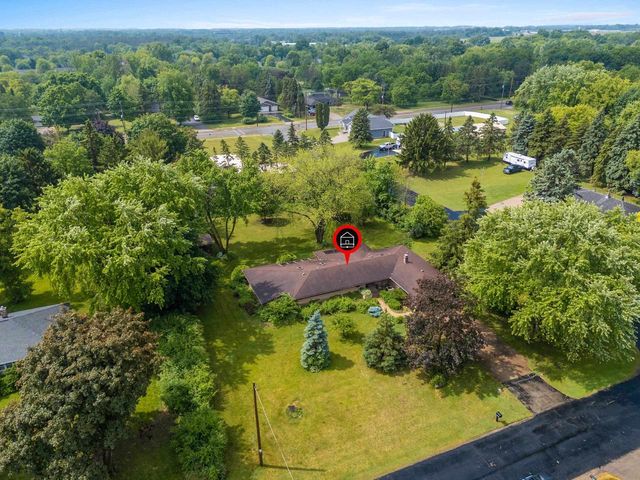 5531 LONG COURT, Appleton, WI 54914