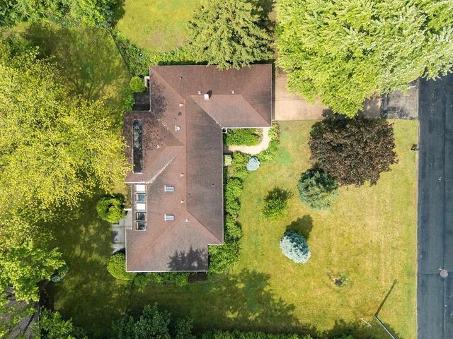 5531 LONG COURT, Appleton, WI 54914