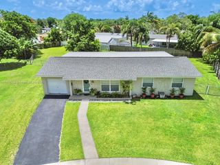 9360 SW 185th St, Cutler Bay, FL 33157