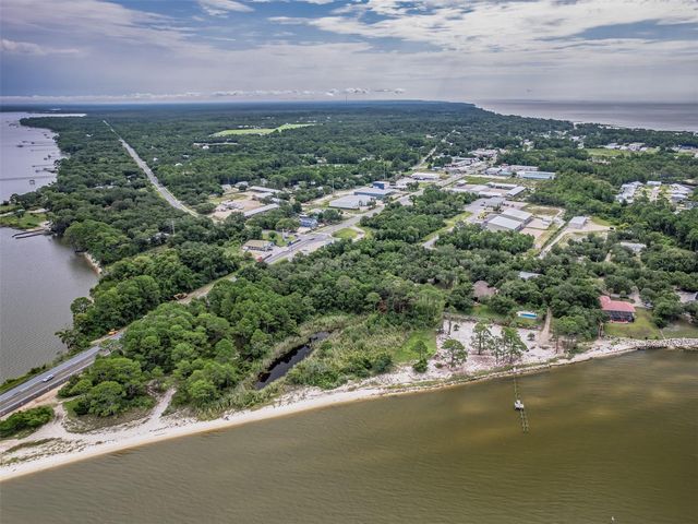 17 S BAYSHORE DRIVE, Eastpoint, FL 32328