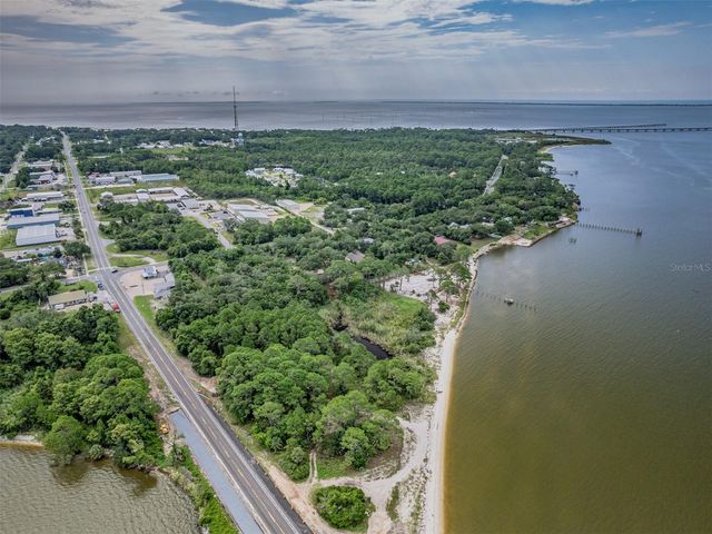 17 S BAYSHORE DRIVE, Eastpoint, FL 32328
