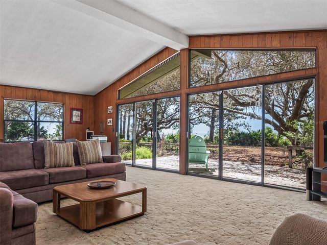 17 S BAYSHORE DRIVE, Eastpoint, FL 32328