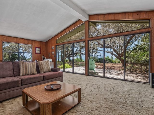 17 S BAYSHORE DRIVE, Eastpoint, FL 32328