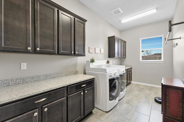 2152 Cebolla Creek Way NW, Albuquerque, NM 87120