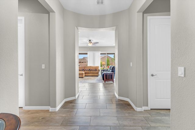 2152 Cebolla Creek Way NW, Albuquerque, NM 87120