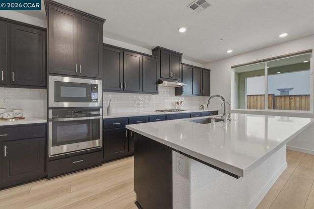 5409 Spring Mountain Ln, Antioch, CA 94531