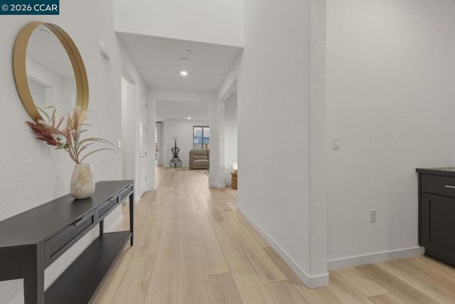 5409 Spring Mountain Ln, Antioch, CA 94531