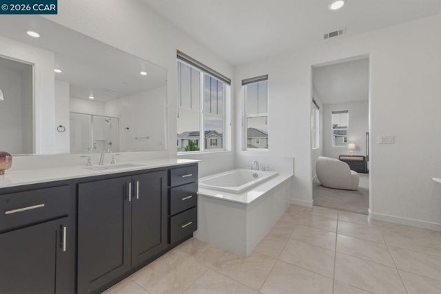 5409 Spring Mountain Ln, Antioch, CA 94531