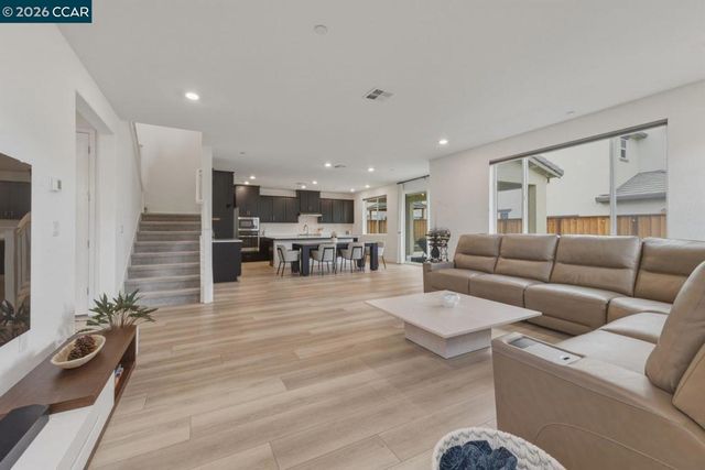 5409 Spring Mountain Ln, Antioch, CA 94531