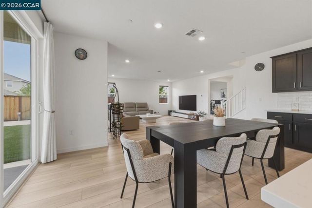 5409 Spring Mountain Ln, Antioch, CA 94531