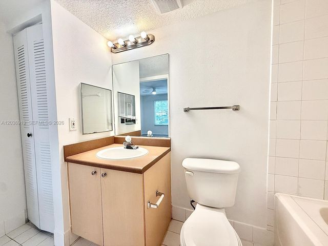 4241 San Marino Blvd 103, West Palm Beach, FL 33409
