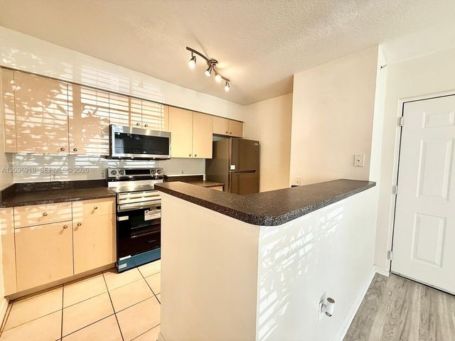 4241 San Marino Blvd 103, West Palm Beach, FL 33409