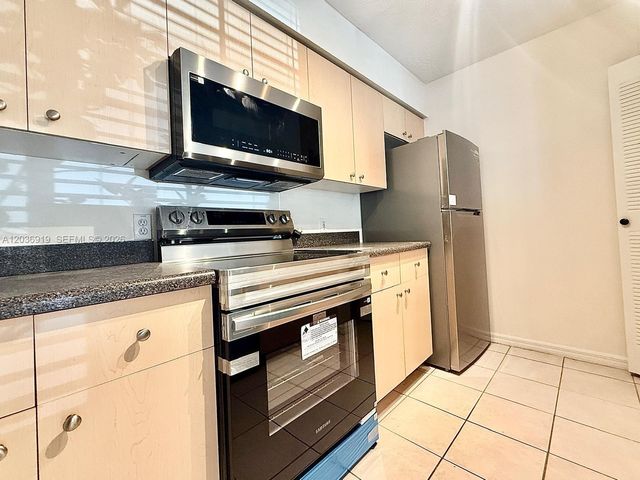 4241 San Marino Blvd 103, West Palm Beach, FL 33409