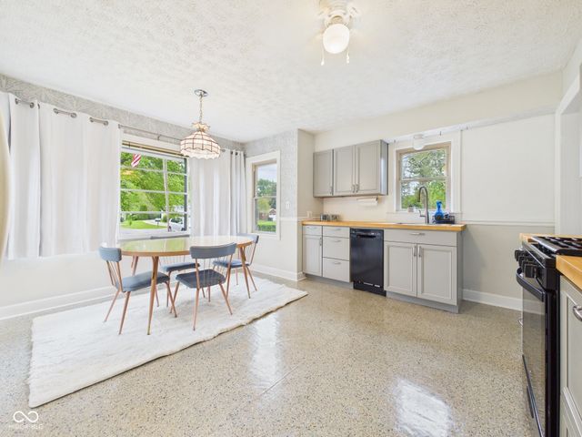 1017 Dresser Drive, Anderson, IN 46011