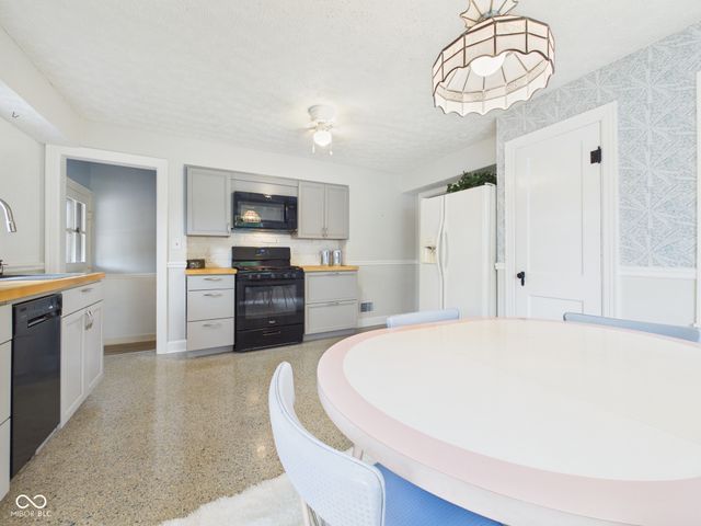 1017 Dresser Drive, Anderson, IN 46011