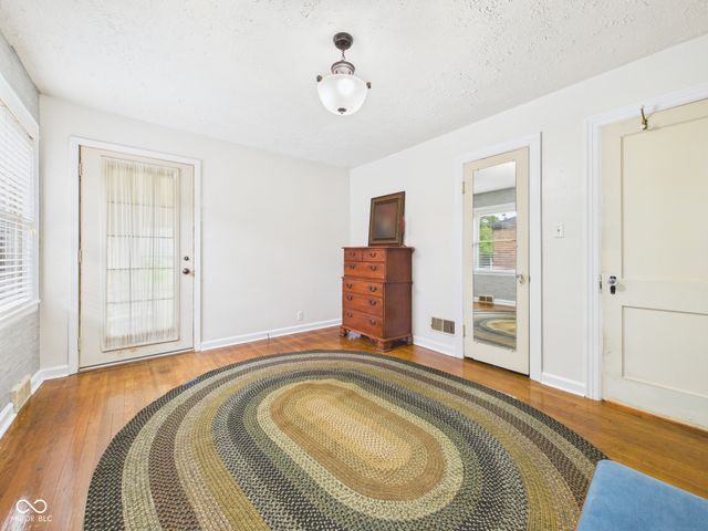 1017 Dresser Drive, Anderson, IN 46011