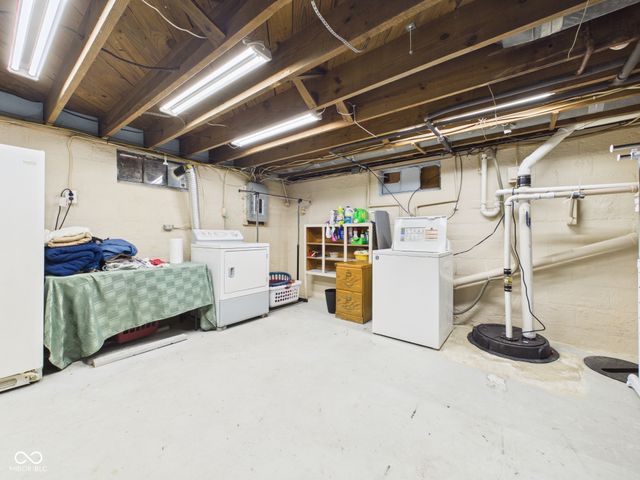 1017 Dresser Drive, Anderson, IN 46011